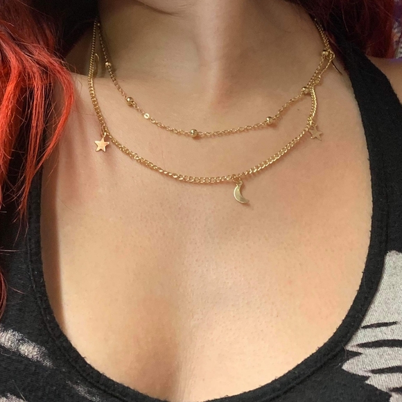 💥2/$20💥  Moon & Star Layered Necklace - Picture 5 of 8